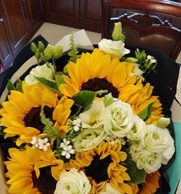 送男人什么花好看_適合送男人的花_送適合男人花的花束